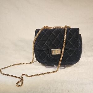 Elegant Black Quilted Shoulder Bag